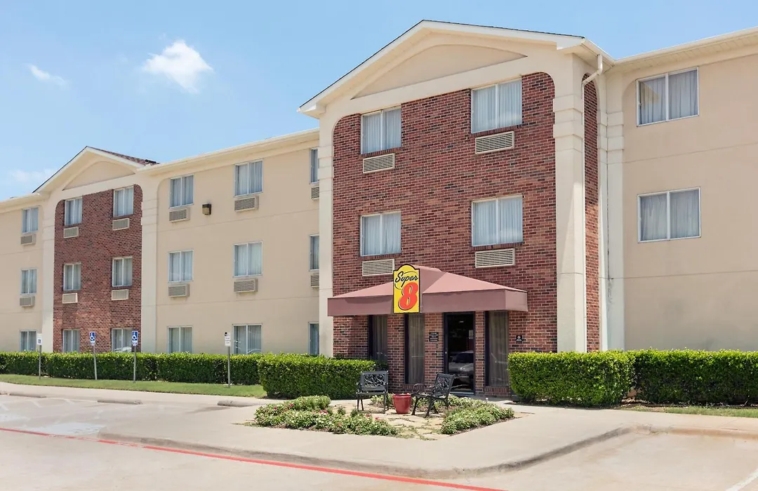 Super 8 By Wyndham Grapevine/Dfw Airport Northwest-1